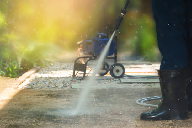 Best Animal Enclosure Cleaning  in Oak Ridge North, TX